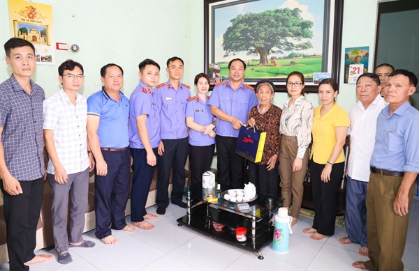 Viện KSND huyện Quốc Oai tri ân các gia đình thương binh - liệt sỹ